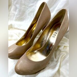 GUESS PLATFORM SHOES IN GREAT CONDITION SIZE 9 HARDLY WORN IF AT ALL. ☑️